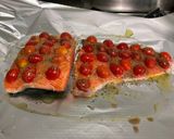 Une image de l'étape 6 de Saumon sauvage aux tomates cerises et aneth.