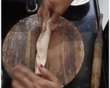 A picture of step 4 of Phinni Roti.
