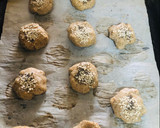 Foto del paso 3 de la receta: Keto - Pancitos de harina de semillas sin huevo