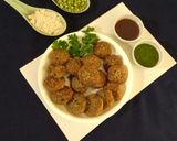 A picture of step 4 of Jowar lilva vada.
