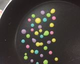 Foto langkah ke 4 dari resep Dadar Gulung Polkadot Fla Keju.
