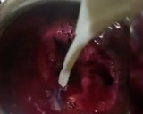 பீட்ரூட் மில்க் ஷேக்(beetroot milkshake recipe in tamil) ரெசிபி ஸ்டேப் 3 புகைப்படம்