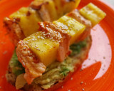 Foto del paso 8 de la receta: Brocheta de salmón y piña con aguacate