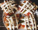 A picture of step 3 of 2 mins Chicken Bread Pizza.