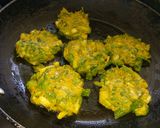 A picture of step 3 of Spring onion methi cutlet.