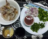 A picture of step 1 of Chilli Garlic Prawns.