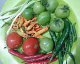 Foto langkah ke 2 dari resep Sambal Tomat Ikan Asin Klotok.
