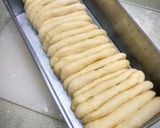 Foto langkah ke 4 dari resep Roti Sisir Tanpa Telur dan Susu Dengan Oven Pan.