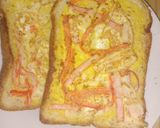 รูปขั้นตอนการทำที่ 5 ของ ขนมปังปิ้งหน้าไข่ปูอัด (Toast Topped with Egg and Crab Sticks)