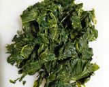 Foto langkah ke 2 dari resep Sayur Daun Singkong Bumbu Kuning.