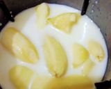 A picture of step 2 of Dates Apple Bananas Milkshake.