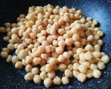 Foto del paso 1 de la receta Garbanzos con anchoas al pimentón