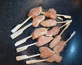 Foto langkah ke 3 dari resep Sate ayam saus Inggris.