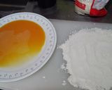 Foto del paso 2 de la receta: Colitas de Mero enharinadas con ensalada fresca y papa parisien