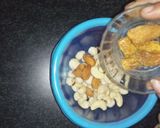 A picture of step 2 of Dry fruit kheer.