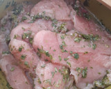 Foto del paso 2 de la receta: Pechuga al ajillo con papas cocidas y mojo canario