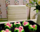 Foto langkah ke 7 dari resep Bolu kukus semangka.