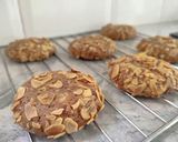 Foto langkah ke 5 dari resep Choco Soft Cookies with Cheese Filling.