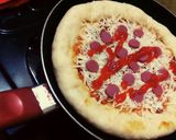 Foto langkah ke 5 dari resep Pizza Sederhana.