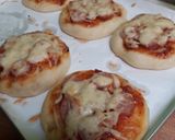 Foto langkah ke 4 dari resep Pizza Mini.