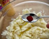 Foto del paso 3 de la receta: Bacalao sobre parmentier al azafrán con crema de naranja