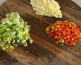 Foto langkah ke 7 dari resep Ayam cabe garam.