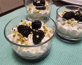 Foto del passaggio 5 della ricetta Dessert light allo yogurt, ricotta e more