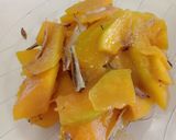 Foto langkah ke 3 dari resep Labu kuning tumis teri.