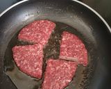 Foto del paso 3 de la receta: Hamburguesa con cubierta de manzana a la cerveza, acompañado de ensalada de aguacate y tomate