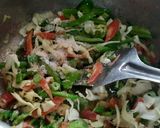 A picture of step 4 of Veg hakka noodles.