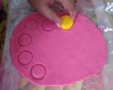 A picture of step 5 of Rose sweet.