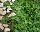 A picture of step 1 of Palak Baingan ki Sabji.
