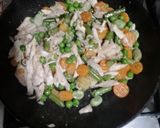 Foto del paso 3 de la receta: Menestra con pollo