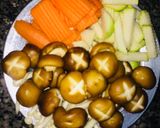 Hình bước làm 3 của món Lẩu Gà thuốc bắc