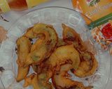 A picture of step 4 of Hari mirch k pakoray.