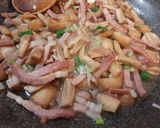 Pas rețetă Fusilli cu ciuperci, speck și ceapă verde 2 fotografie