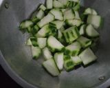 Foto langkah ke 2 dari resep Oyong tumis ceker.