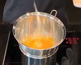 Hình bước làm 3 của món Cá Hồi Sốt Hollandaise