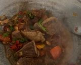Foto langkah ke 5 dari resep Tumis daging sapi kecap.