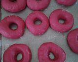 Foto langkah ke 4 dari resep Donat red velvet.