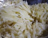 A picture of step 1 of Aloo pakoda.