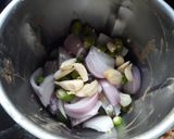 A picture of step 2 of Iceberg Lettuce Falafel Sandwich.