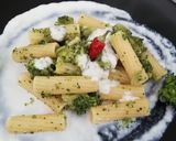 Foto del passaggio 3 della ricetta Rigatoni con broccoli e crema di mozzarella