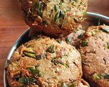 A picture of step 1 of Bajra methi dhebra.
