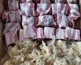 Baconbe tekert csirkemáj savanyú káposztával recept fázis 2 fotója