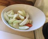Hình bước làm 2 của món Gà kho cay (닭볶음탕)