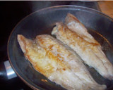 Foto del paso 2 de la receta: Lubina con ali-oli de anchoas y almendras