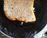 A picture of step 2 of Sesame potato toast.