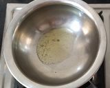 A picture of step 2 of Gujrati Kadhi.