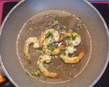 Foto del paso 3 de la receta: Fideuá de alcachofas con langostinos